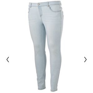 Mudd Size 11 Mid Rise Ankle Jegging NWT